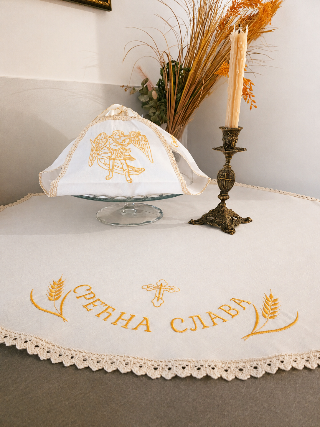 Round Table Cloths
